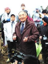 塾長の木村先生を囲んでの写真