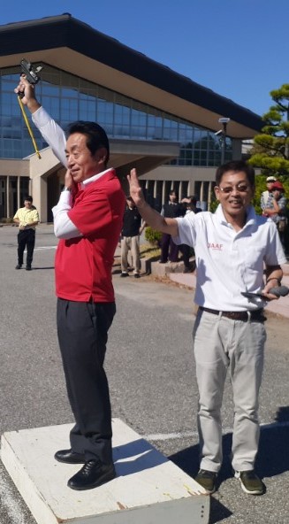 スターターの岸市長