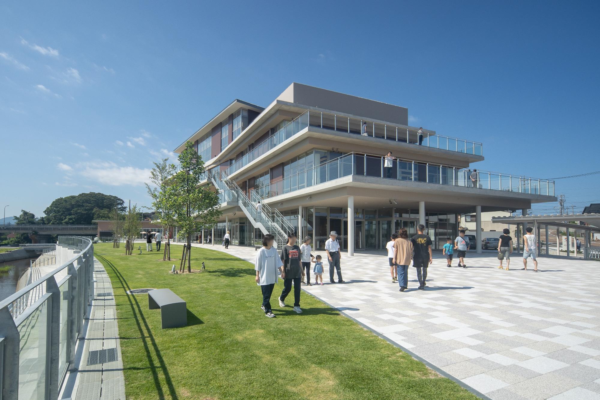 にぎわい交流拠点LAKUNAはくいの画像