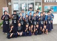 邑知少年剣道教室の皆さんと協力していただいた羽咋警察署署員の方々の写真
