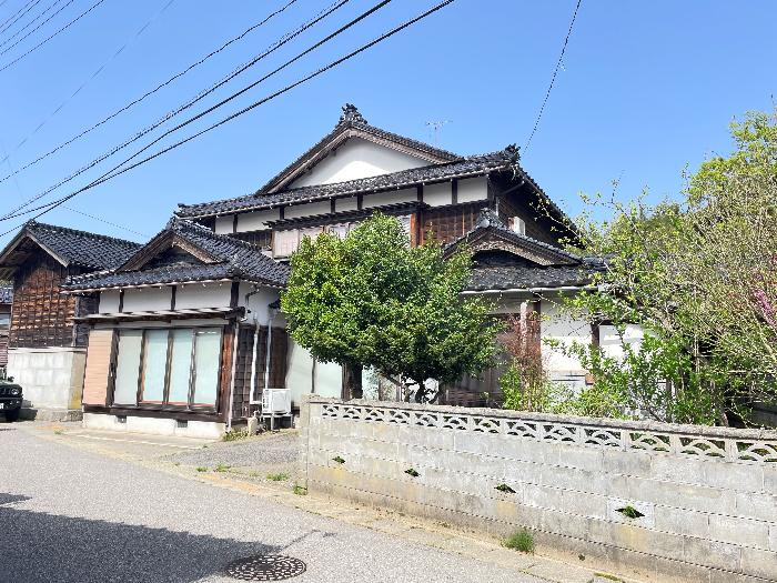 detached 住所： 〒 925-0045 粟生町