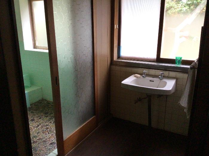 detached 住所： 〒 925-0045 粟生町