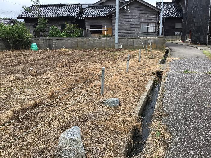  住所： 〒 925-0001 柴垣町