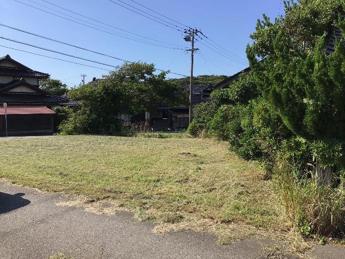  住所： 〒 925-0003 寺家町