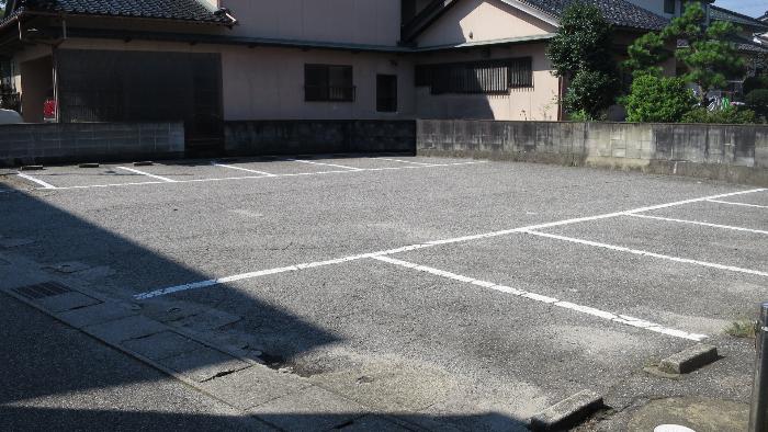  住所： 〒 925-0033 川原町
